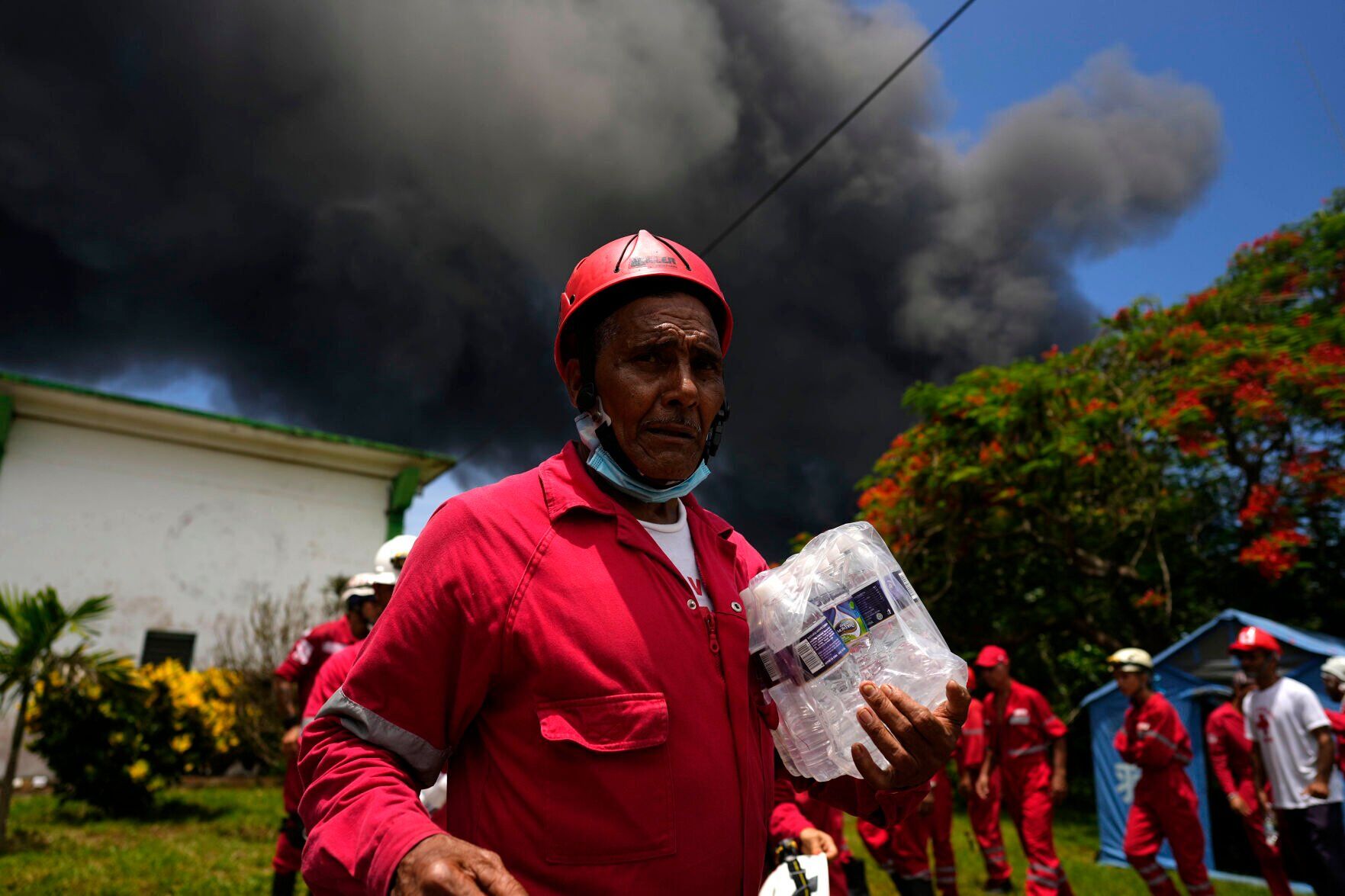 APTOPIX Cuba Oil Fire